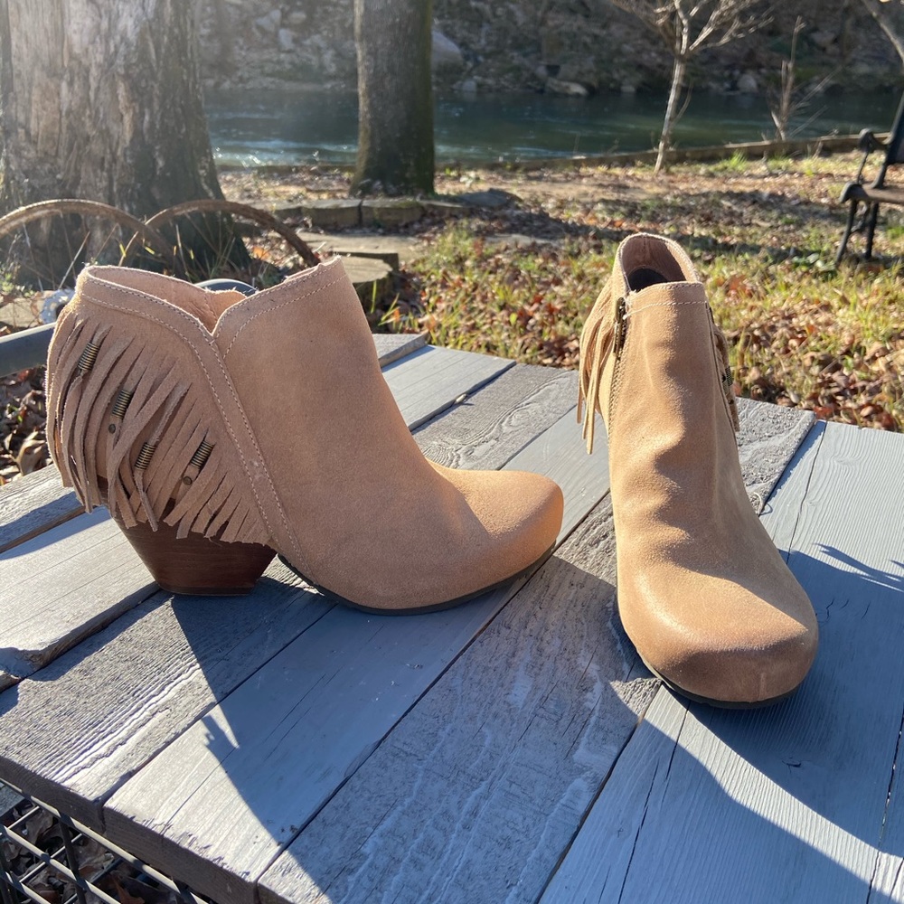 OBTB Tan leather booties